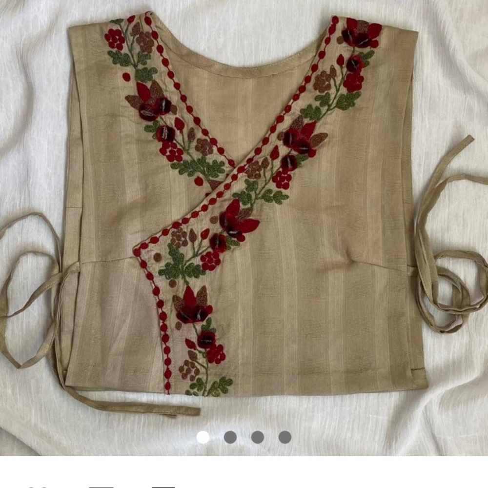 ❌SOLD❌VINTAGE 90s EMBROIDERED TOP